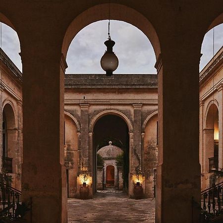 Palazzo Daniele, A Member Of Design Hotels Гальяно-дель-Капо Экстерьер фото